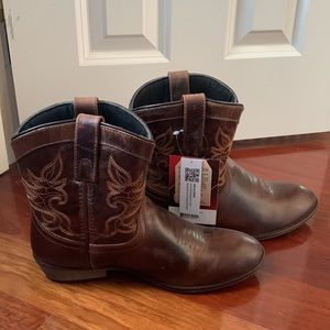 NWT Dingo Ankle Cowgirl Boots